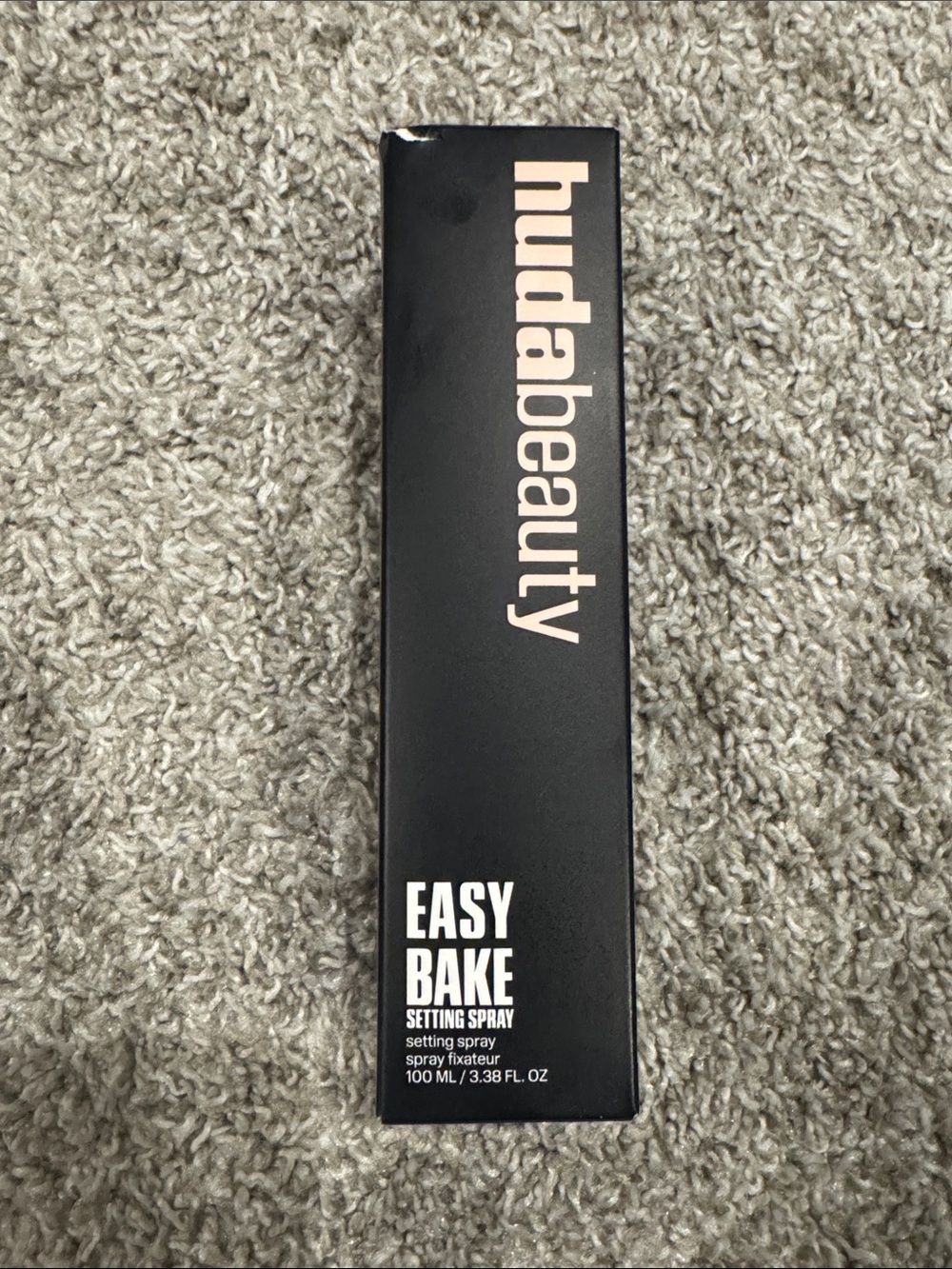 HUDA BEAUTY Easy Bake Setting Spray - Black Packaging with Pale Pink Logo